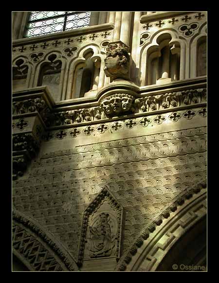 Dans la lumière Dorée, Trois Visages Effarés, Destins Egarés, Tiercefeuilles de l'Histoire, Quare-feuilles de l'Espoir.